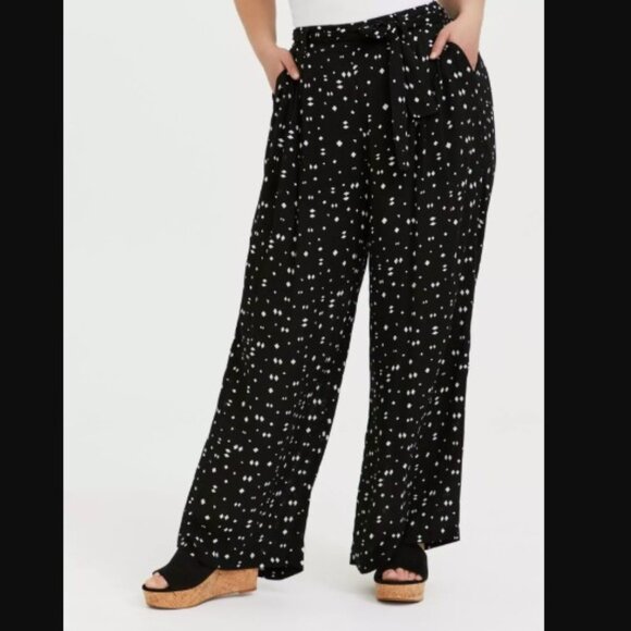 Torrid Pull-On Wide Leg Gauze High-Rise Smocked Waistband Pant- 0x - Picture 2 of 10